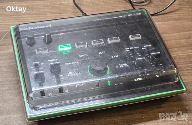 Roland VT-3 Voice Transformer - вокален процесор с вграден аудио интерфейс, снимка 2 - Синтезатори - 56121647
