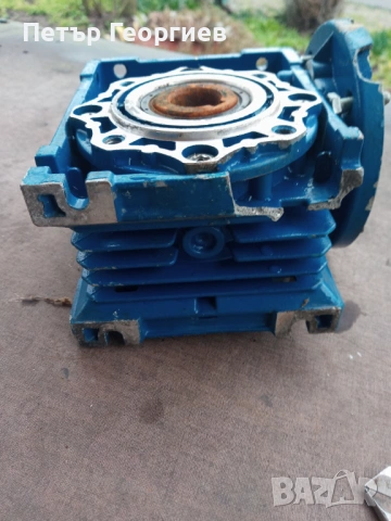 Червячни редуктори., снимка 9 - Резервни части за машини - 53574433