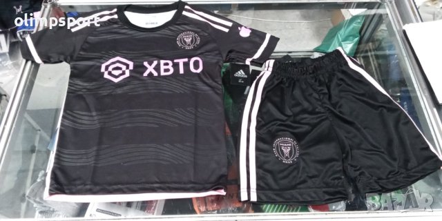 спортен екип меси маями нов тениска и шорти 