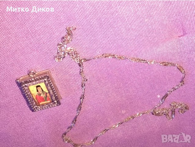 Малка иконка за поставяне на врата метална тефтер, снимка 1