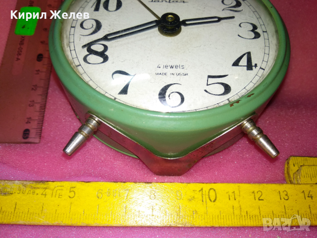 JANTAR MADE in USSR Стар КОЛЕКЦИОНЕРСКИ РУСКИ БУДИЛНИК МЕХАНИЧЕН НАСТОЛЕН ЧАСОВНИК ЯНТАР СССР 42279, снимка 4 - Антикварни и старинни предмети - 44549353
