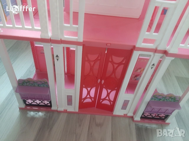 Оригинална къща за кукли Barbie, с аксесоакри, снимка 10 - Кукли - 53843653
