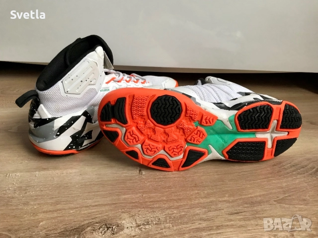 високи кецове / баскетболни обувки МНОГО ЗАПАЗЕНИ, БЕЗ ПЕТНА !, снимка 3 - Спортни обувки - 52996539