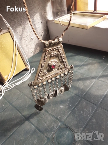 Стар накит - висулка муска с пластинки - носия, снимка 4 - Антикварни и старинни предмети - 53281242