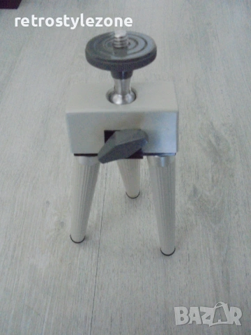 № 8528 Стар телескопичен фотографски статив Universa Germany  , снимка 2 - Други ценни предмети - 53848280