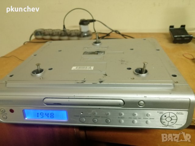 Радио-часовник с CD за кухня. , снимка 1 - Радиокасетофони, транзистори - 42739044
