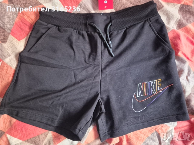 Нови дамски шорти Nike