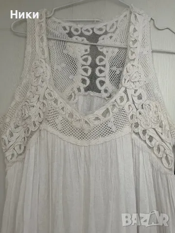 Красива рокля с бродерия