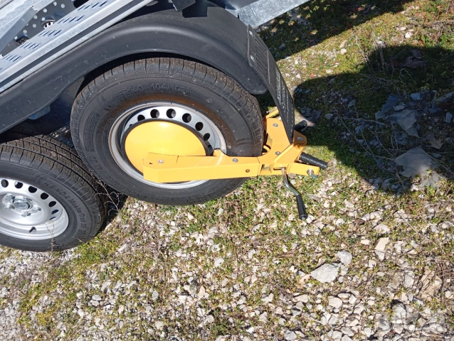 СКОБА ЗА ЗАКЛЮЧВАНЕ НА КОЛЕЛО НА РЕМАРКЕ ПРОТИВ КРАЖБА, снимка 3 - Ремаркета - 53782555