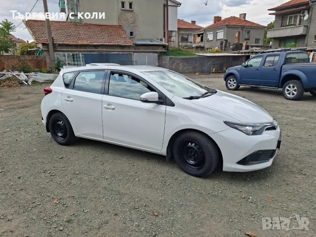 Toyota Auris 1.33 vvti, снимка 3 - Автомобили и джипове - 56412028