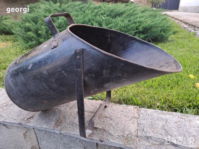 ретро метална кофа за въглища 