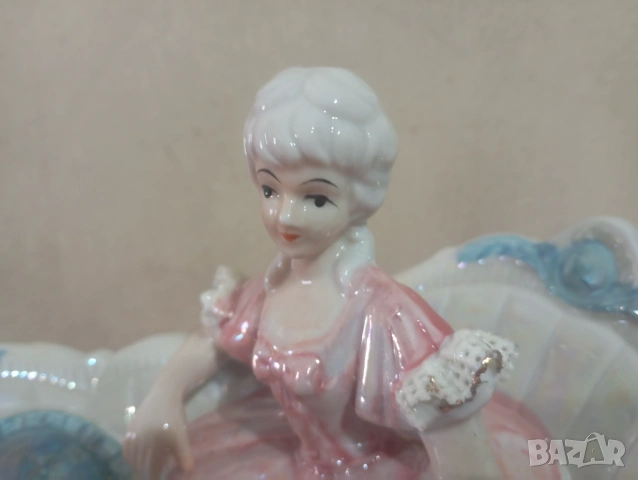 Порцеланова статуетка- дама, снимка 2 - Статуетки - 42969684