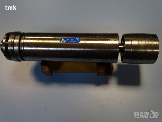 Шпиндел за шлайф Femina 5.8-4 ф80 L-250 TGL4870 7000min-1, снимка 8 - Резервни части за машини - 40131589