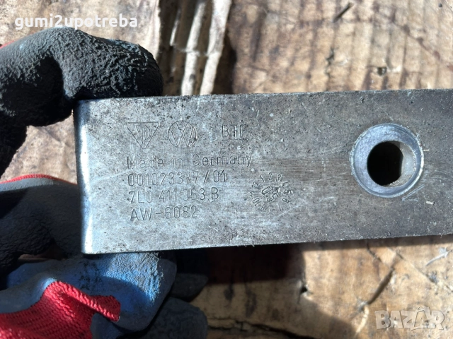 Скоба Закрепване Стабилизираща Щанга 7L0411063B Porsche Cayenne S 4.5 2005г 9PA, снимка 3 - Части - 52298455