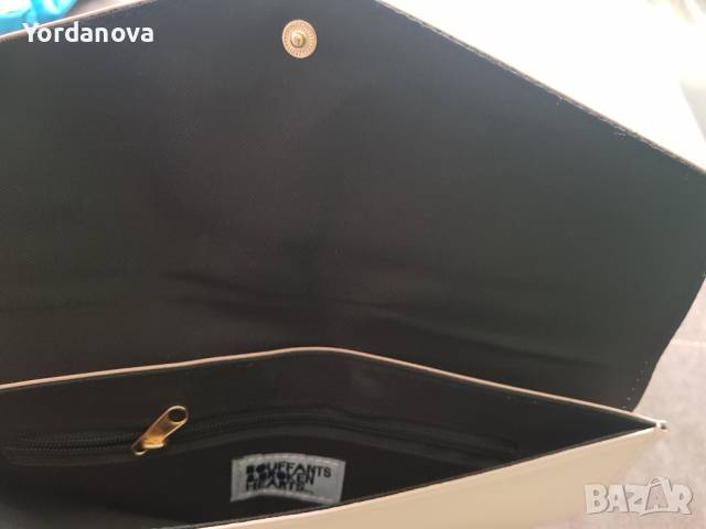 Bouffants And Broken Hearts - оригинална дамска чантичка, снимка 5 - Чанти - 36321650