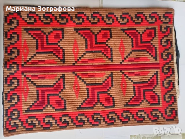 Възглавници "Българска бродерия" 5 модела, - Гоблен, модел от сп. "Burda", - Плетива на 1 кука 7 бр., снимка 4 - Антикварни и старинни предмети - 48893667