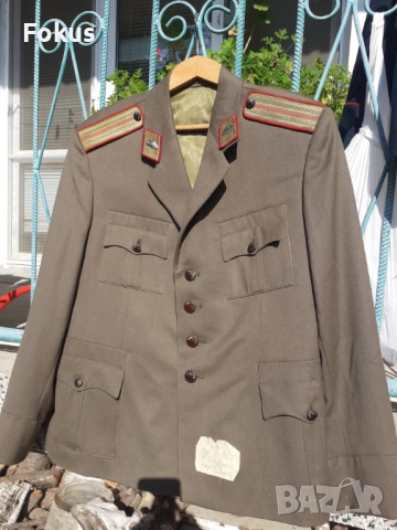 Стара военна СОЦ униформа куртка вензели пагони - като нова