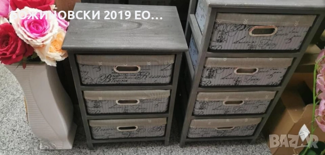 Дървени шкафчета в сиво с кошници от текстил, снимка 4 - Шкафове - 52349165