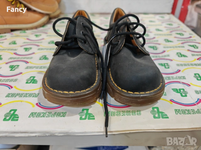 Оригинални детски обувки Dr. Martens 30 номер , снимка 2 - Детски обувки - 53336636