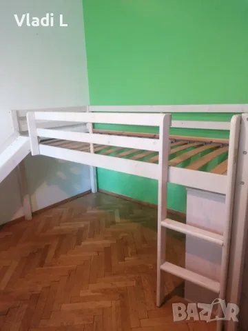Детско високо легло с пързалка и скрин
