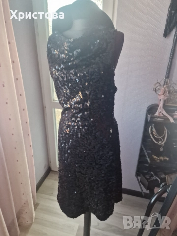 Черна рокля с пайети - М размер - 20,00лв.
