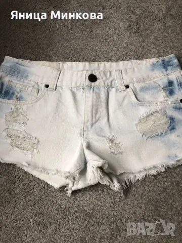 Дамски къси дънкови панталони, снимка 2 - Къси панталони и бермуди - 49297205