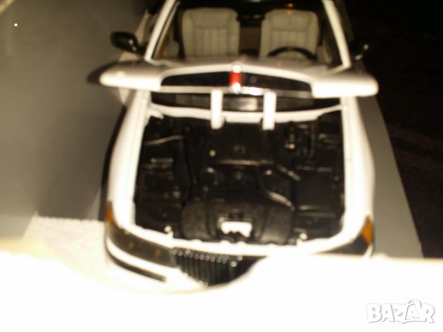 Lincolwn Town Car Limuosine . 1.18.Здравейте продава се модела от  снимките 1.18 Мащаб., снимка 5 - Колекции - 34604103