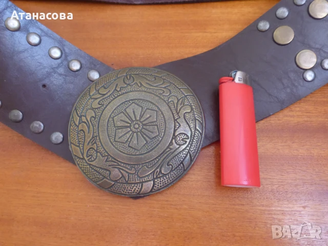 Широк дамски кожен колан с капси, снимка 2 - Колани - 50759053