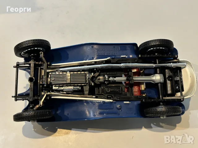 Alfa Romeo Spider 1:18, снимка 11 - Колекции - 56233829