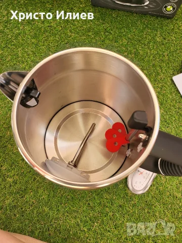 Електрическа кана за вода Russell Hobbs Retro Ribbon 2400W Ретро стил , снимка 8 - Кани - 56068319