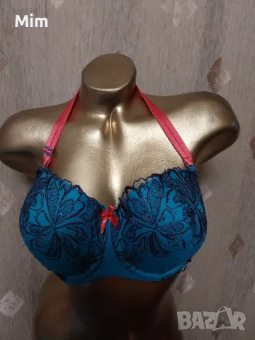 Hunkemoller 85 E Сутиен цвят електриково с камъчета , снимка 3 - Бельо - 49488544