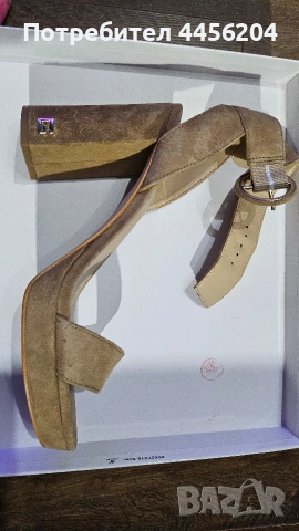 Дамски сандали GUESS , снимка 2 - Сандали - 53583624