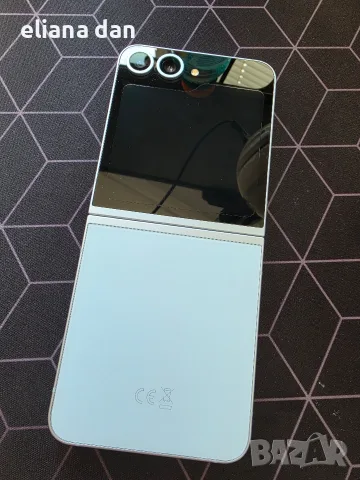Продавам Samsung Z Flip 6