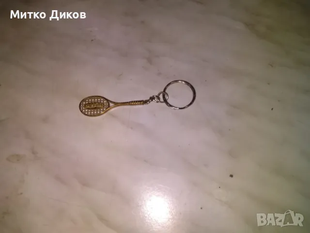 Ключодържател ракета за тенис на корт марков на ДЕМА