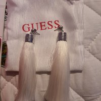 Обеци на Guess , снимка 1 - Бижутерийни комплекти - 39314839