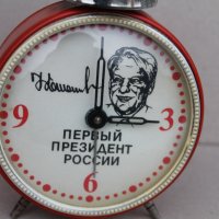 СССР будилник с Борис Елцин, снимка 3 - Антикварни и старинни предмети - 38925440