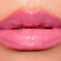 Ново марково розово червило за устни – "M.A.C, Huggable Lipcolour, What a Feeling!" / "MAC", гланц, снимка 6 - Декоративна козметика - 36187969