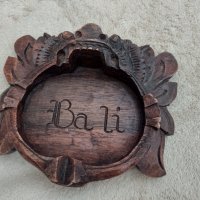 Bali-красив пепелник от дърво от бали/Bali, снимка 1 - Антикварни и старинни предмети - 34257358