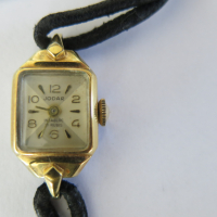 Рядък дамски механичен ретро часовник Jodar, incabloc, 17 rubies, позлатен, снимка 3 - Мъжки - 44696312