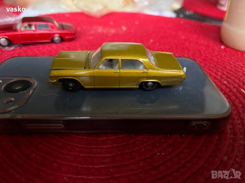 Английски Мачбокс-тесните гуми, снимка 1