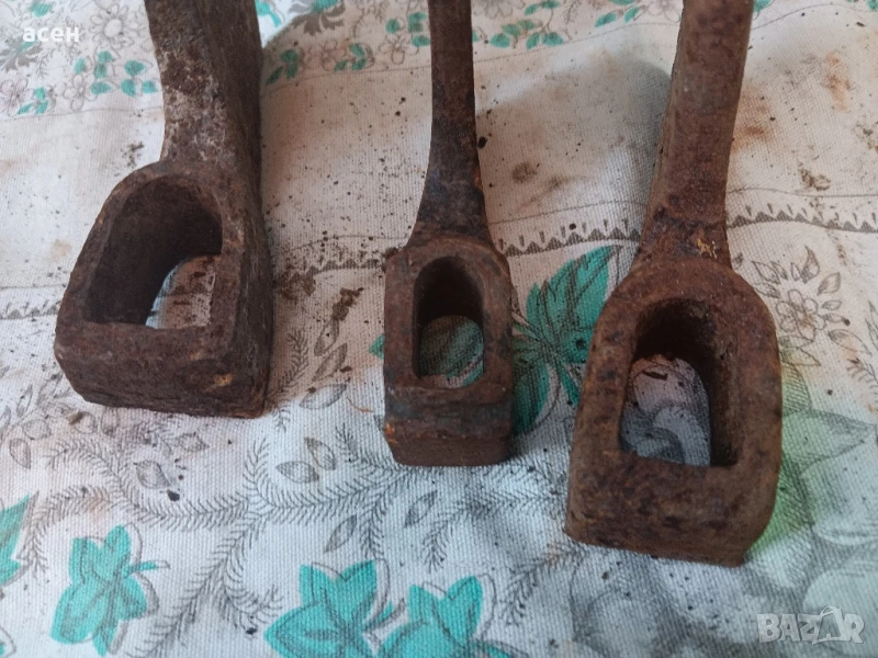 стари брадви 3, снимка 1