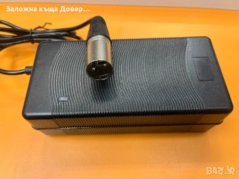 Зарядно за тротинетка 42V волта 2 A XLR  SLS -4202 , снимка 1