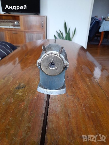 Стара механична острилка, снимка 1