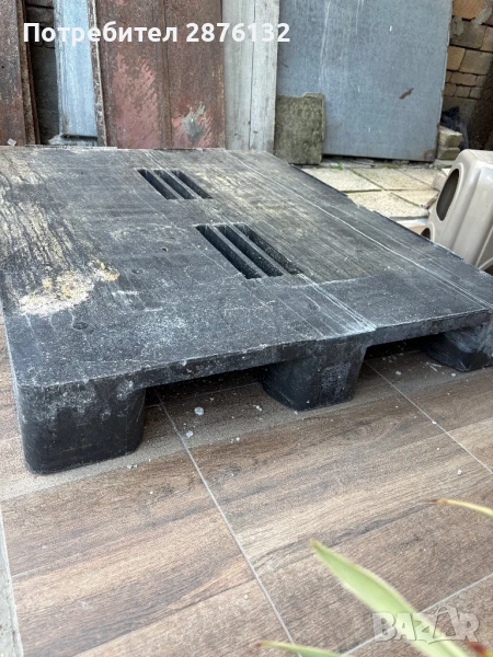 Пластмасови масивни палети в много добро състояние, снимка 1