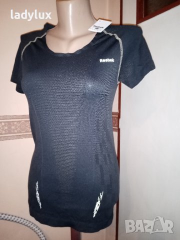 Reebok, Оригинална, Размер S. Код 1947, снимка 3 - Тениски - 40301288