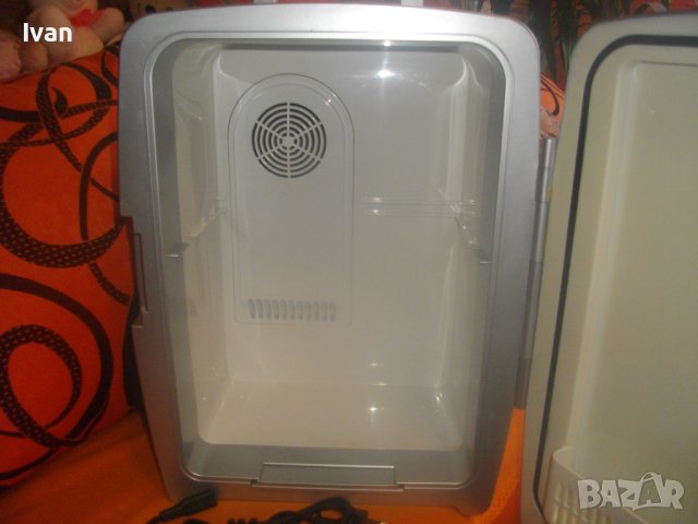 Немски Мини Хладилник-Голям-16л-Работи На 220 Волта и на 12 Волта в Автомобил-Студено/Топло-220V/12V, снимка 11 - Хладилници - 42715800