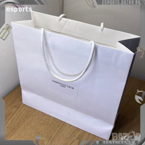 Автентична бутикова Christian Dior подаръчна торба 31 x 31 cm gift bag 