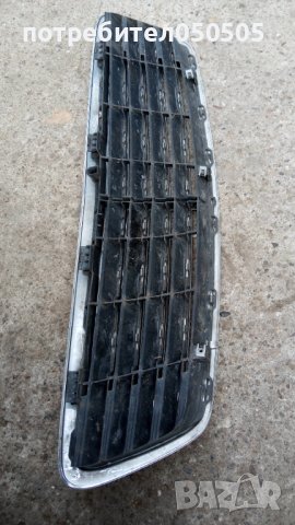 Предна Решетка от Мерцедес S400-4.0 --2003, снимка 2 - Автомобили и джипове - 44385971