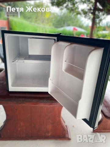 Мини хладилник Crown, снимка 6 - Хладилници - 51945802