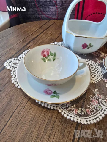 Малки порцеланови чашки, снимка 13 - Чаши - 53096683